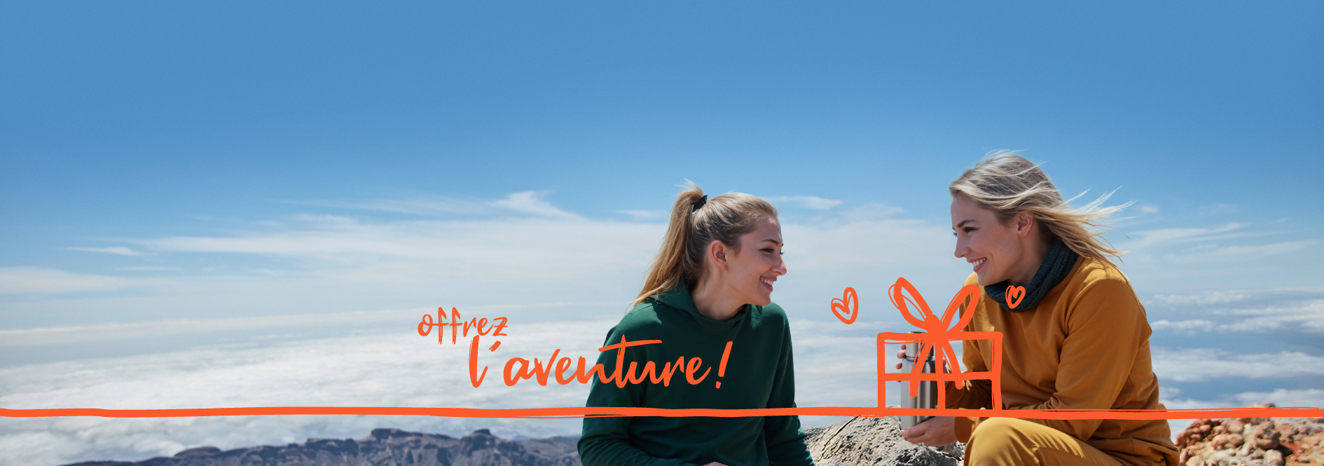 Femmes qui profitent de leur cadeau et vivent l’aventure en pleine nature