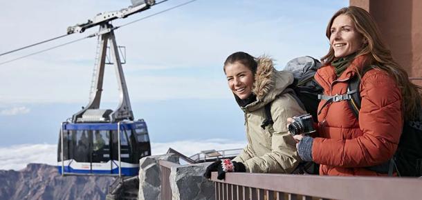 Climbing the Teide Crater with the help of the Cable Car